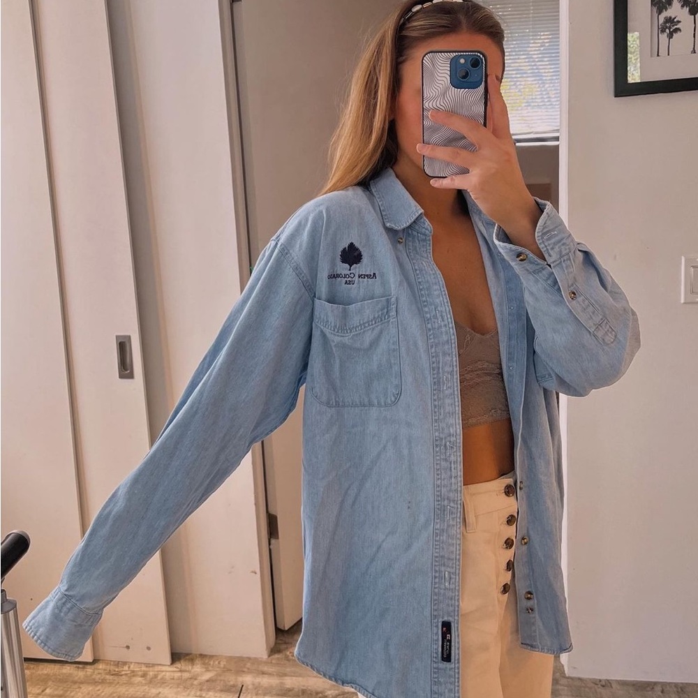 Vintage men’s denim button down